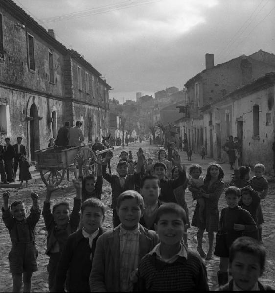 Italia del Sud. Calabria - ritratto di gruppo - bambini