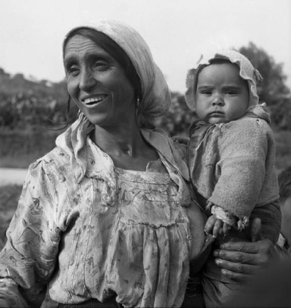 Italia del Sud. Calabria - ritratto di coppia - madre e figlio