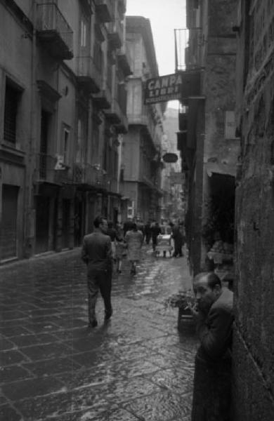 Italia del Sud. Napoli - vicolo