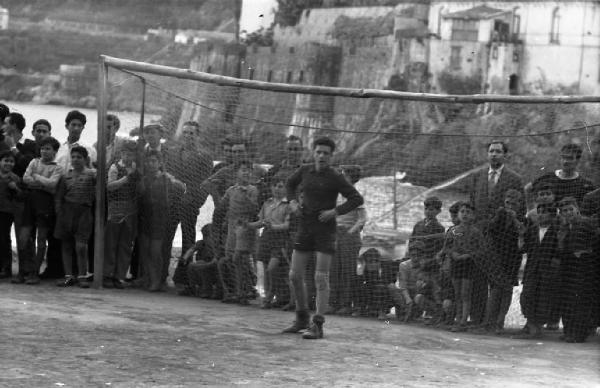 Italia del Sud. Positano - partita di pallone