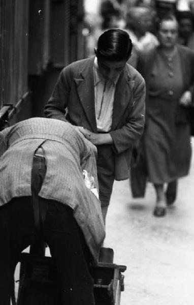 Italia del Sud. Napoli - venditori ambulanti