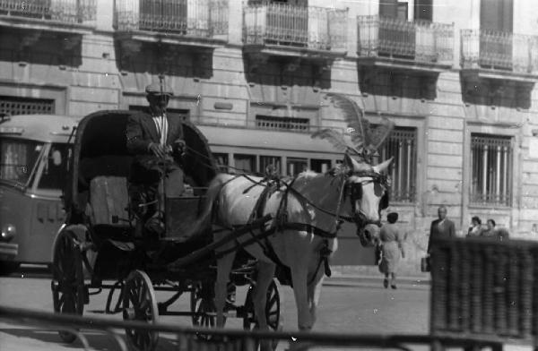 Italia del Sud. Siracusa - carrozza