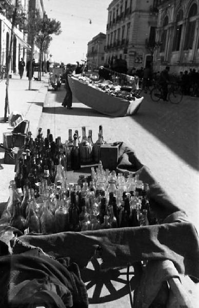 Italia del Sud. Siracusa - venditori ambulanti