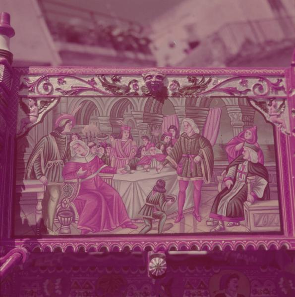 Italia del Sud. Taormina - carretto siciliano - portello posteriore (puttèddu) decorato con storie di Cristoforo Colombo