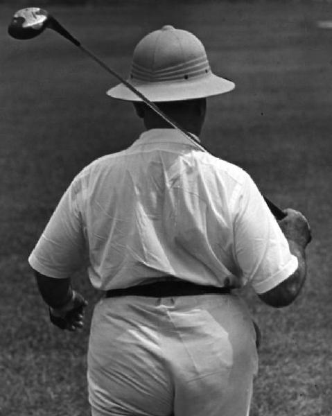 Getulio Vargas, dittatore brasiliano, durante una partita di golf