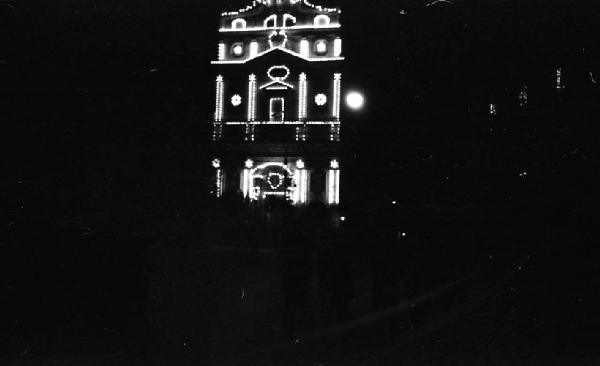 Italia del Sud. Siracusa - isola di Ortigia - duomo - facciata illuminata