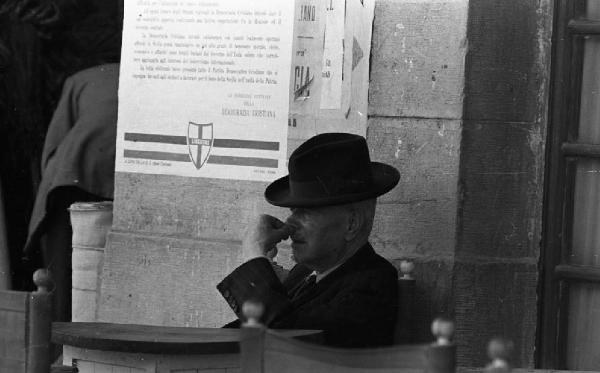 Italia del Sud. Palermo - ritratto maschile - uomo con cappello