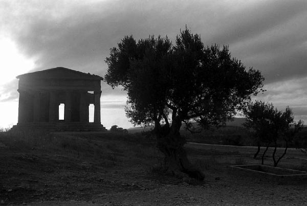 Italia del Sud. Sicilia - Valle dei Templi - tempio della Concordia