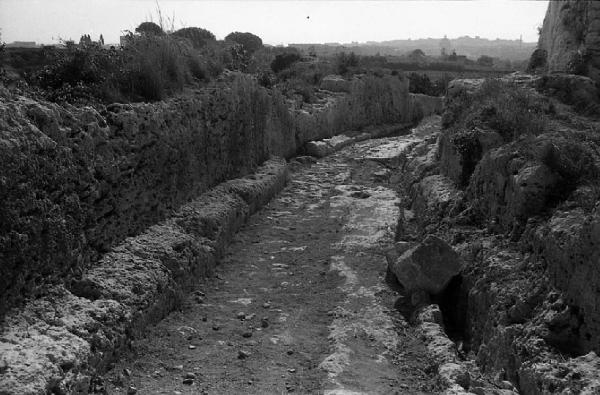 Italia del Sud. Siracusa - area archeologica - vestigia greche