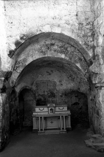 Italia del Sud. Siracusa - chiesa di San Giovanni Evangelista - altare