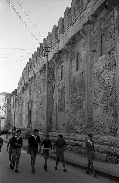 Italia del Sud. Siracusa - isola di Ortigia - duomo - fianco sinistro