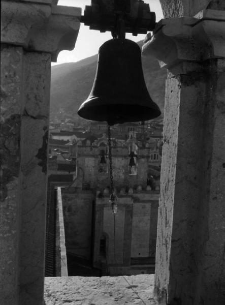 Italia del Sud. Monreale - duomo - campana