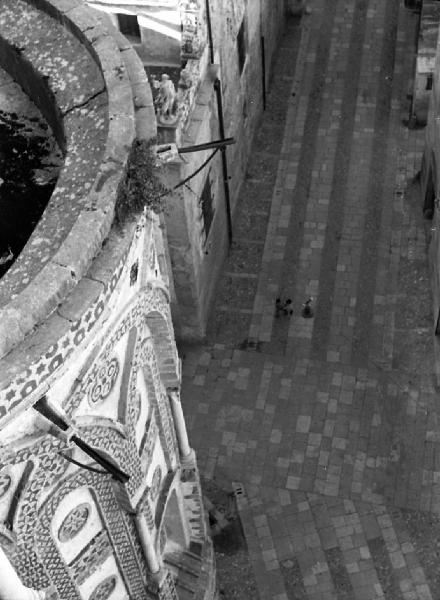 Italia del Sud. Monreale - duomo - esterno - decorazione ad archi intrecciati