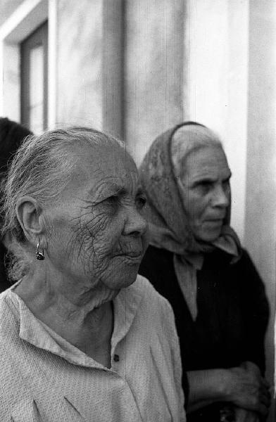 Italia del Sud. Sicilia - ritratto di coppia - donne anziane