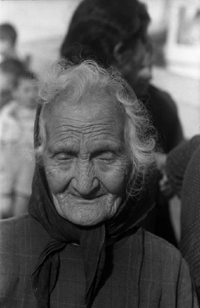 Italia del Sud. Matera - ritratto femminile - donna anziana