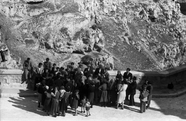 Italia del Sud. Matera - gruppo di persone