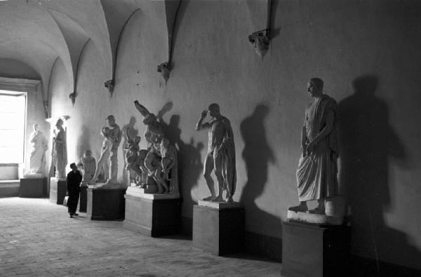 Italia Magica - Marche - Urbino - Accademia - Salone delle Statue - Severino Guidi