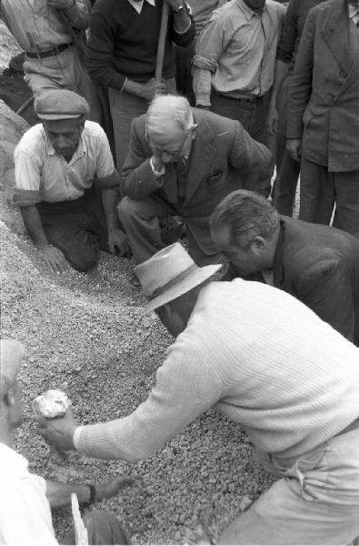 Italia del Sud. Pompei - Amedeo Maiuri - ricerche - scavi - lavoratori