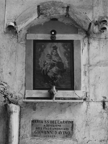 Napoli: Altarini. Napoli - Vicoli - Edicola votiva - Cappella Maria SS. Del Carmine - Targa commemorativa - Religione