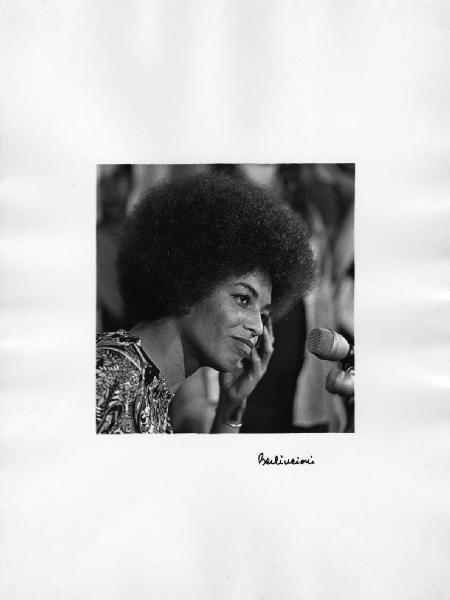 San Jose (California) - Angela Davis alla conferenza stampa dopo il verdetto di assoluzione dall'accusa di sequestro e omicidio