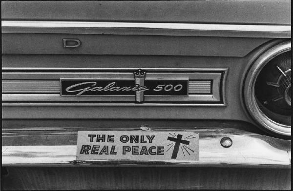 San José - adesivo incollato al paraurti di un'automobile con la scritta "The Only Real Peace"