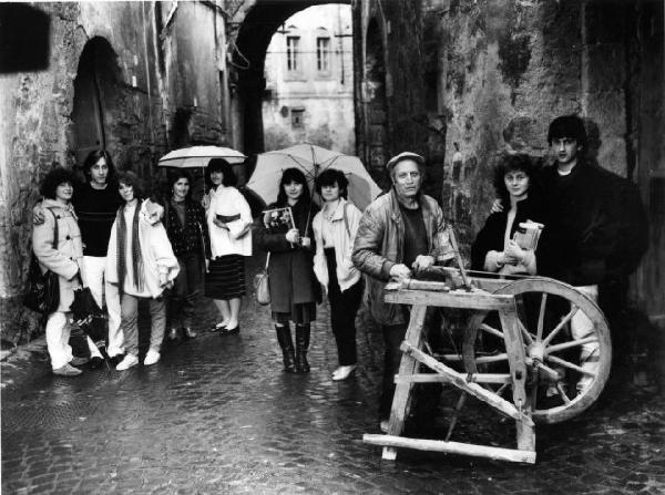 Orvieto - Ritratto di gruppo - giovani studenti dell'Istituto d'Arte - Geppetto, artigiano del legno