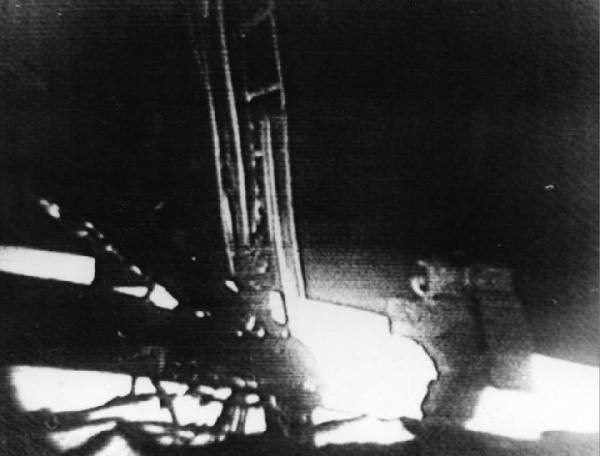 Base della Tranquillità - l'astronauta americano Neil Amstrong sbarca sulla luna