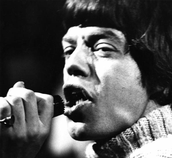 Il cantante rock Mick Jagger durante un concerto