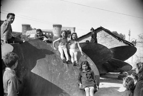 Italia del Sud. Napoli - bambini di strada