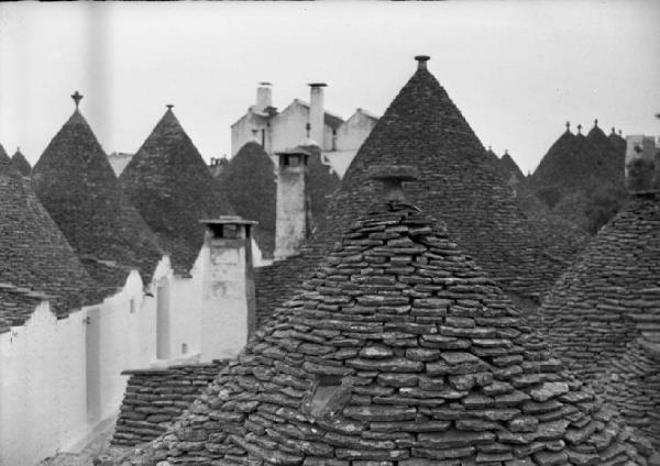 Italia del Sud. Puglia - Alberobello - trulli - tetti