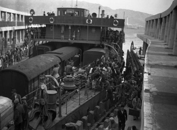 Italia del Sud. traghetto ferroviario tra Reggio Calabria e Messina