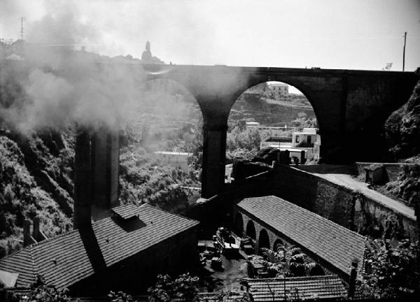 Italia del Sud. Nocera Inferiore - viadotto ferroviario