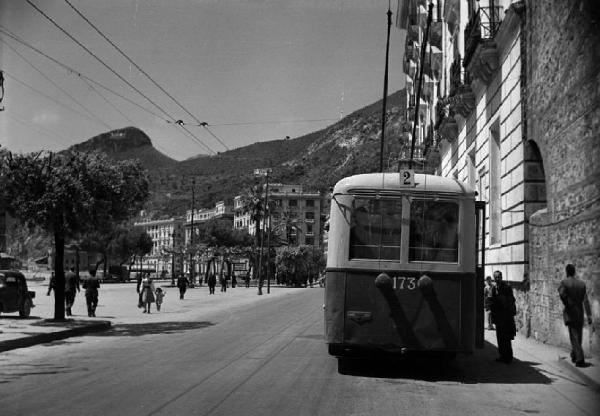 Italia del Sud. Nocera Inferiore [?] - viale - filobus