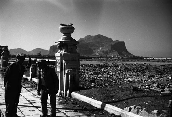 Italia del Sud. Sicilia - Palermo - lungomare - ruderi