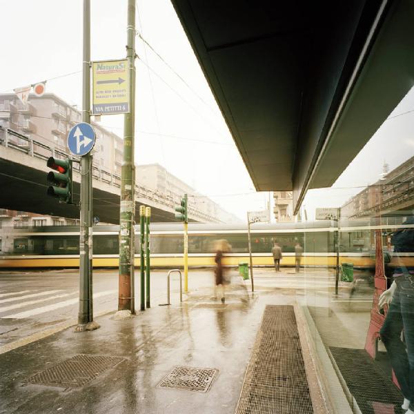 Milano. Viale Monte Ceneri angolo viale Certosa - Cavalcavia Bacula - Tram - Segnaletica stradale