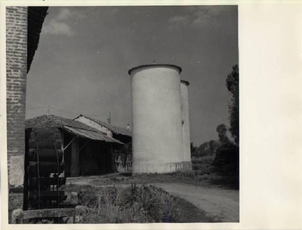 Carpiano - Podere Calnago - Silos