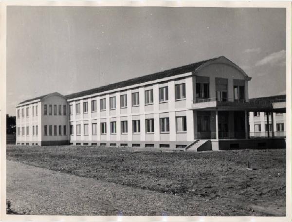 Milano - Istituto post-sanatoriale di via Soderini - Padiglione laboratori