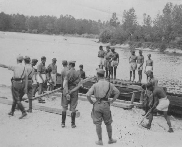 Fiume Ticino - Militari in addestramento