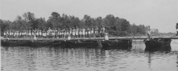 Ritratto di gruppo - Militari - Ponte di barche - Bereguardo