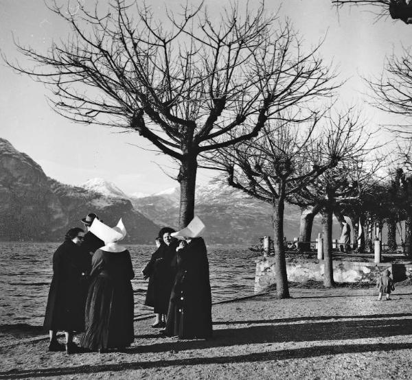 Ritratto di gruppo - Adulti e bambini - Lago di Como