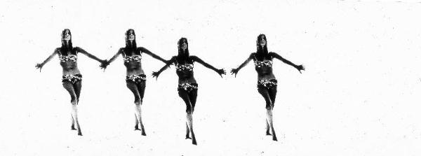 Ritratto femminile - Modella - Fotogramma stampato in sequenza