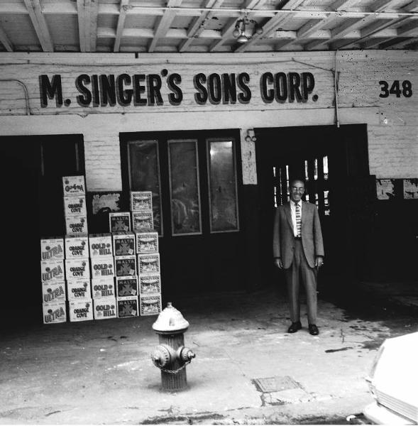 Ritratto maschile - Joe Singer industriale del mobile - New York / New York - M. Singer and Sons Corporation