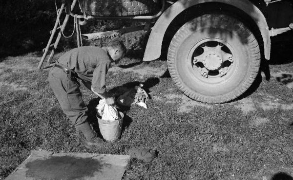 Seconda Guerra Mondiale - Soldato al lavoro - Fronte russo