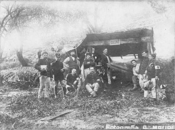 Croce Rossa Italiana - Ospedale da Guerra n. 7 - Cucina - Impiego di una baracca da parte del personale del Corpo Militare del Sotto Comitato di Sezione di Bergamo della Croce Rossa Italiana -- San Roberto