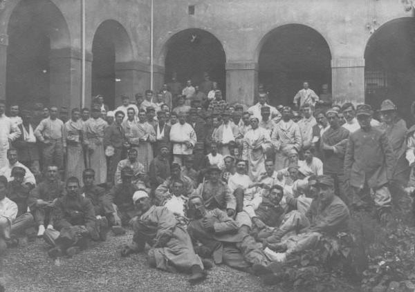 Esercito italiano - Malati di guerra -- Bergamo - Ospedale territoriale