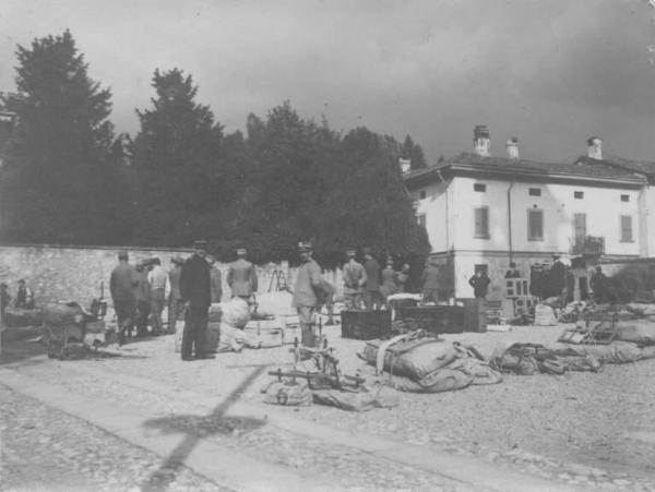 Croce Rossa Italiana - Comitato di Sezione di Bergamo - Corpo Militare - Personale / Croce Rossa Italiana - Comitato di Sezione di Bergamo - Ospedale da Guerra n. 7 - Materiale per accampamenti militari