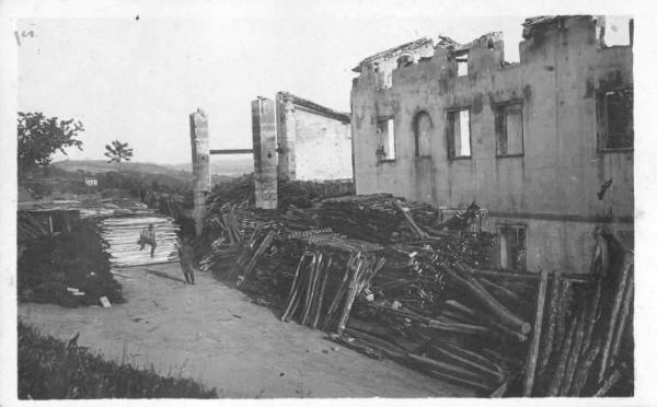 Depositi di legnami / San Lorenzo Isontino - Edifici - Danni da bombardamento