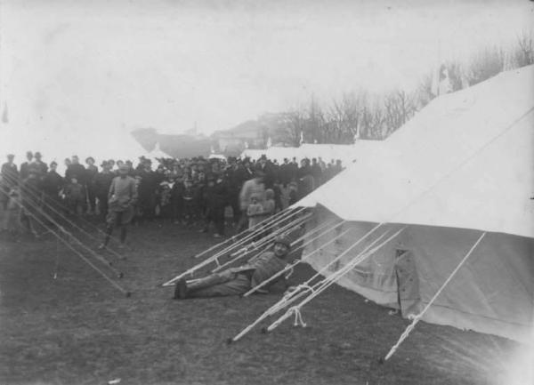 Croce Rossa Italiana - Comitato di Sezione di Bergamo - Accampamento - Esercitazioni militari -- Bergamo - Mura