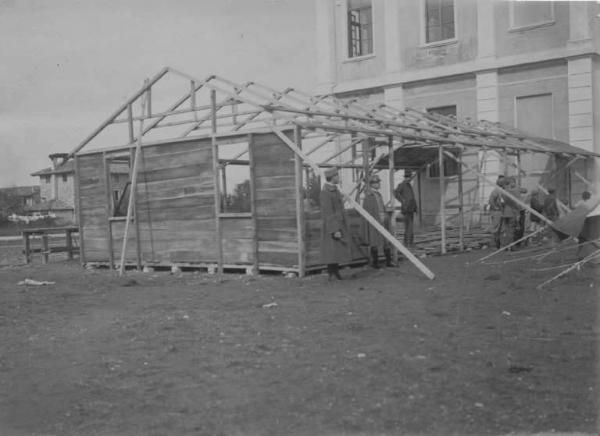 Croce Rossa Italiana - Comitato di Sezione di Bergamo - Ospedale da Guerra n. 7 - Edifici - Costruzione -- Castions di Strada