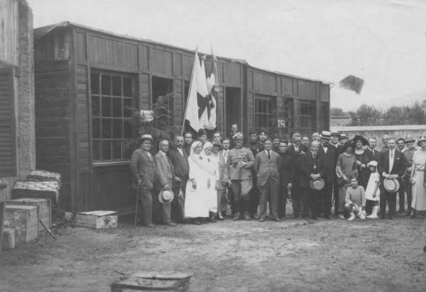 Croce Rossa Italiana - Comitato di Bergamo - Colonia elioterapica - Visita da parte di autorità civili, militari e popolazione -- Bergamo - Valtesse